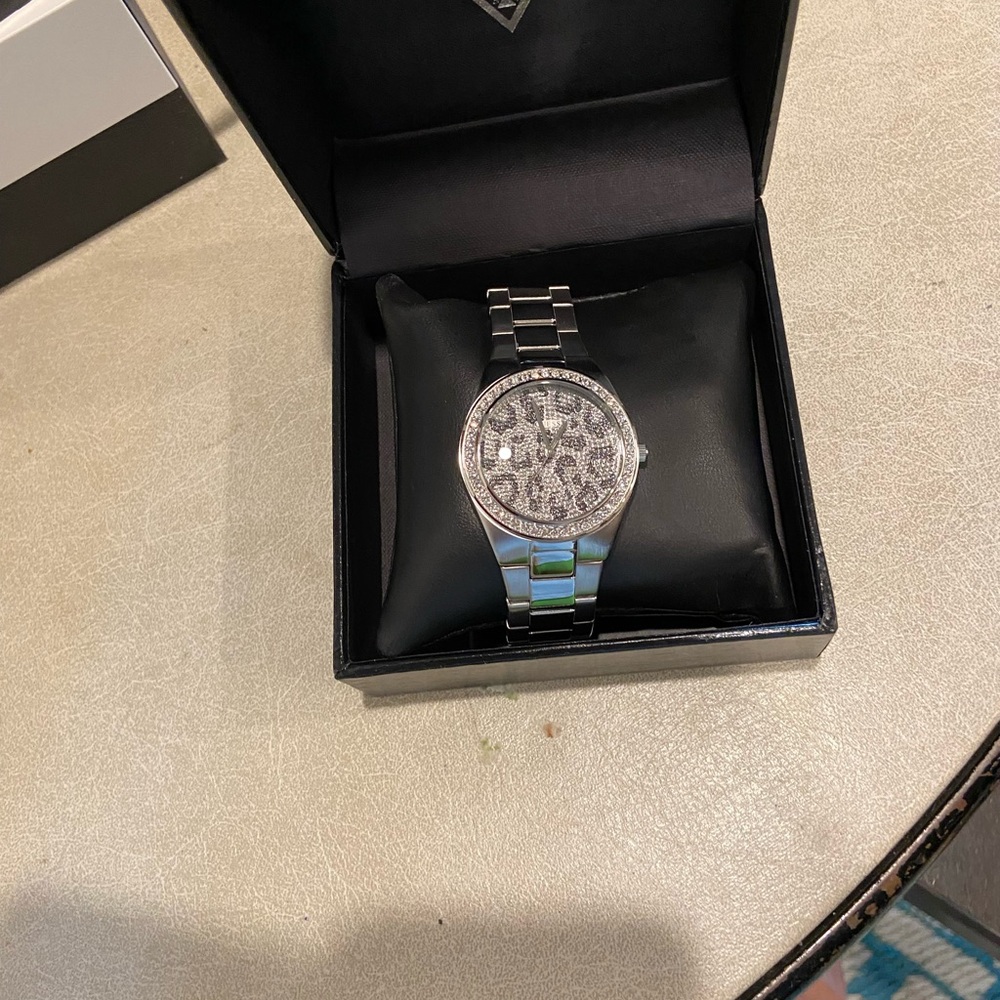 Citizen Elegant White Gift Box